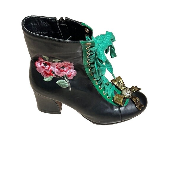 Shishang Women’s Embroidered Lace Up Faux Leather Character Booties - Picture 8 of 12